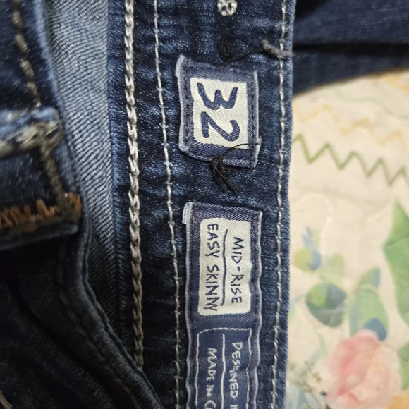 Miss Me Dark Blue Skinny Jeans with Silver Accents - Picture 5 of 11